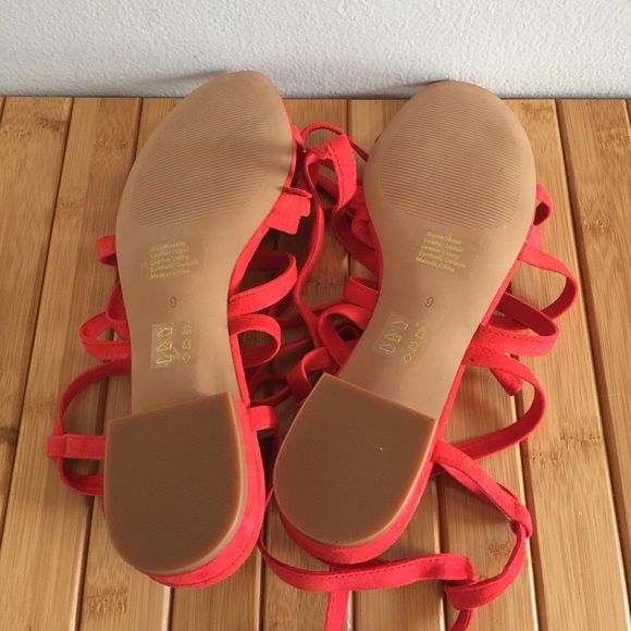 Madewell • Holly Lace Up Wrap Flat Sandal - Picture 5 of 7